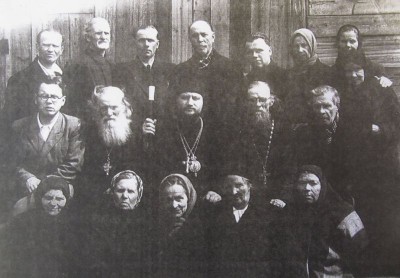 в нижнем ряду крайняя справа, предположительно, монахиня Анфиса.JPG