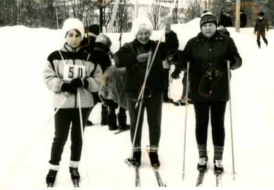 На лыжных соревнованиях. Слева В. Мальшакова, справа Н. Кнопп.jpg
