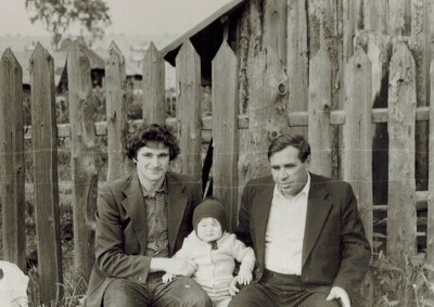 А.В. Буторин с сыном и внуком.jpg